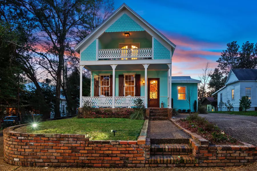 910 Calhoun Avenue, Ocean Springs, MS 39564