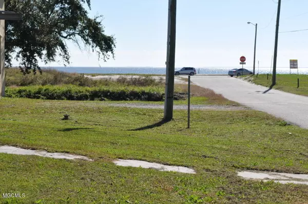 601 S Nicholson Avenue, Long Beach, MS 39560