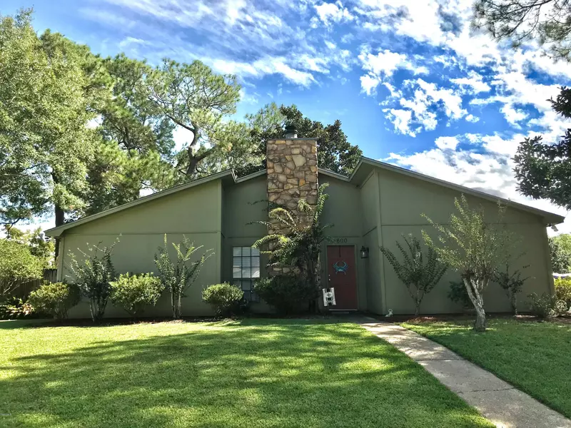 6600 Amherst Drive, Ocean Springs, MS 39564