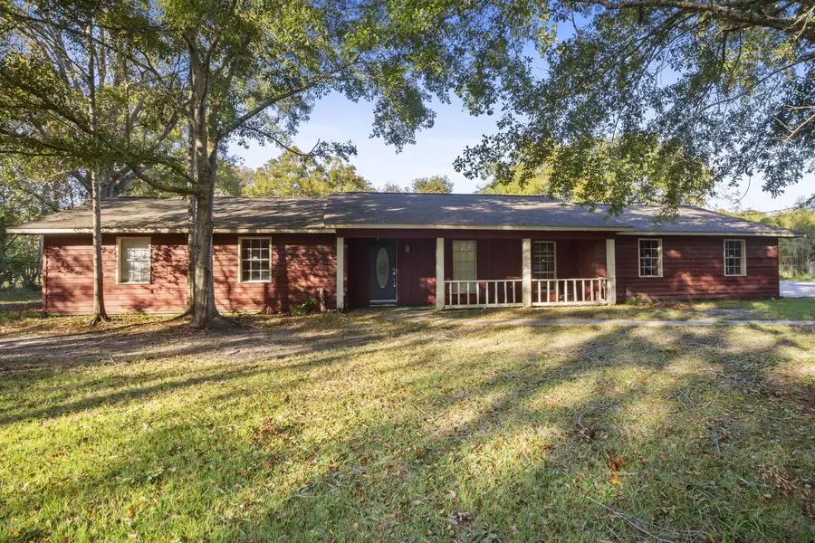 7720 Fountainbleau Road, Ocean Springs, MS 39564
