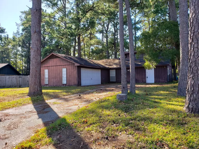 7405 Kentwood Drive, Biloxi, MS 39532