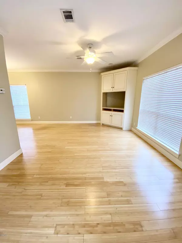 Ocean Springs, MS 39564,120 Armand Oaks