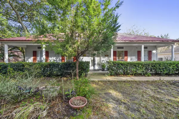 Ocean Springs, MS 39564,8604 Clamshell Avenue