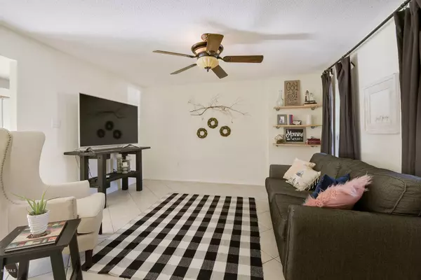 Ocean Springs, MS 39564,13001 Horseshoe Road