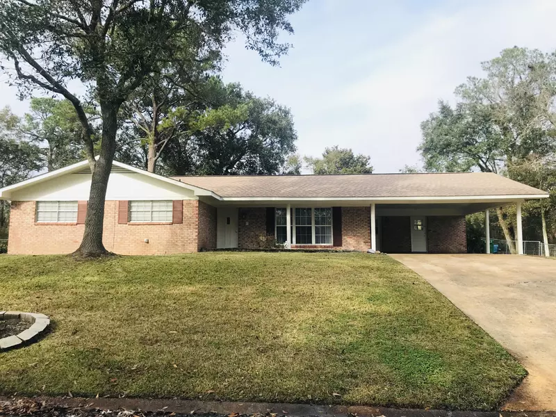 6124 Gruich Circle, Ocean Springs, MS 39564