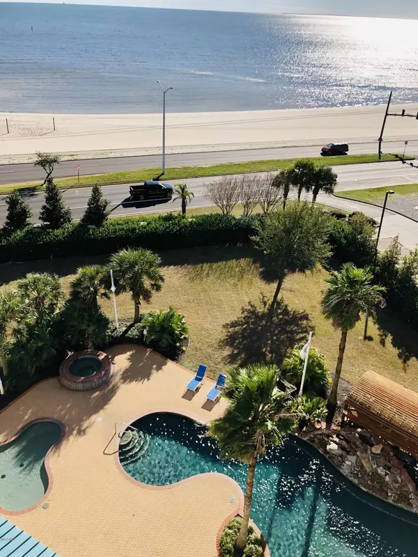 Biloxi, MS 39531,2668 Beach Blvd, 703