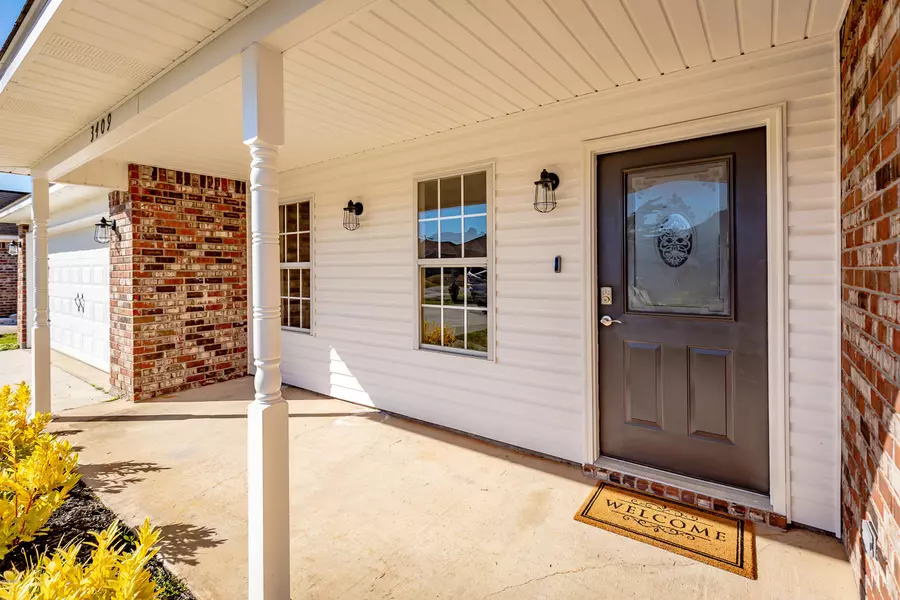 3409 N 9th Street, Ocean Springs, MS 39564