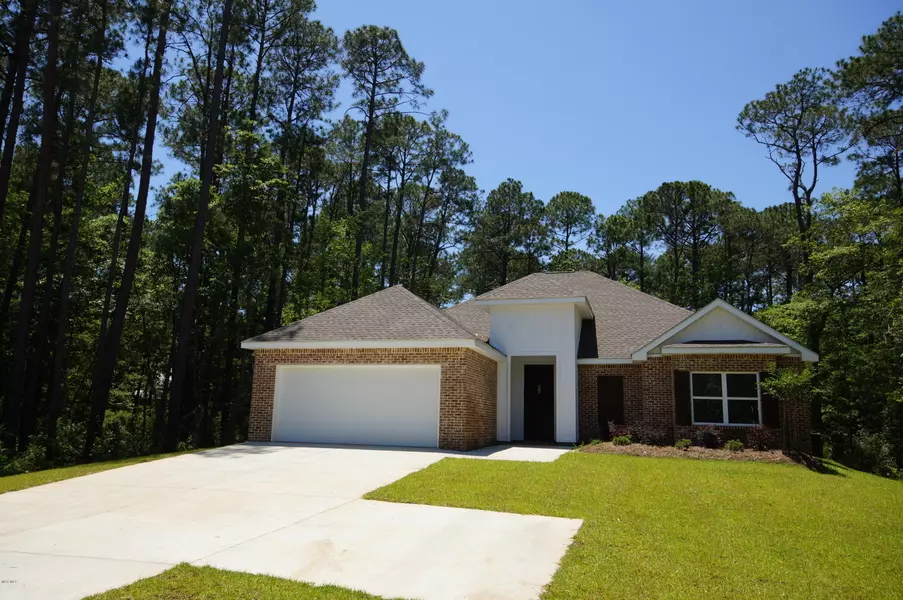 1051 Main Street, Ocean Springs, MS 39564