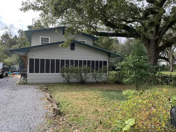 1126 Iberville Drive, Ocean Springs, MS 39564