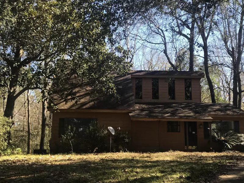 118 Blue Heron Boulevard, Ocean Springs, MS 39564