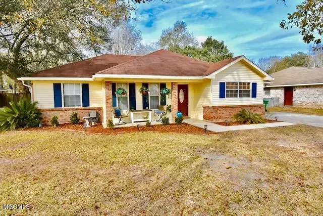 2625 Beachview Drive, Ocean Springs, MS 39564