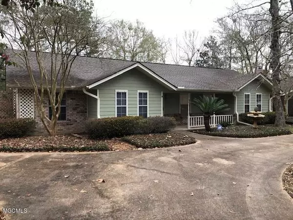 Ocean Springs, MS 39564,8904 Old Walnut Road