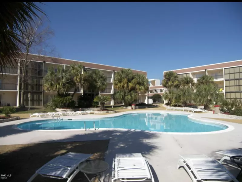 2046 Beach Boulevard #121, Biloxi, MS 39531