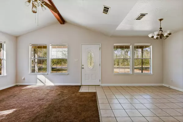 Ocean Springs, MS 39564,5117 Beach Street