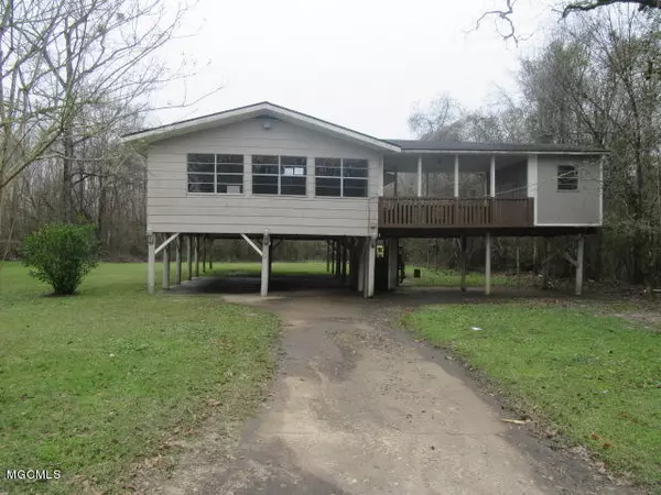 2012 Pascagoula River Road, Moss Point, MS 39562