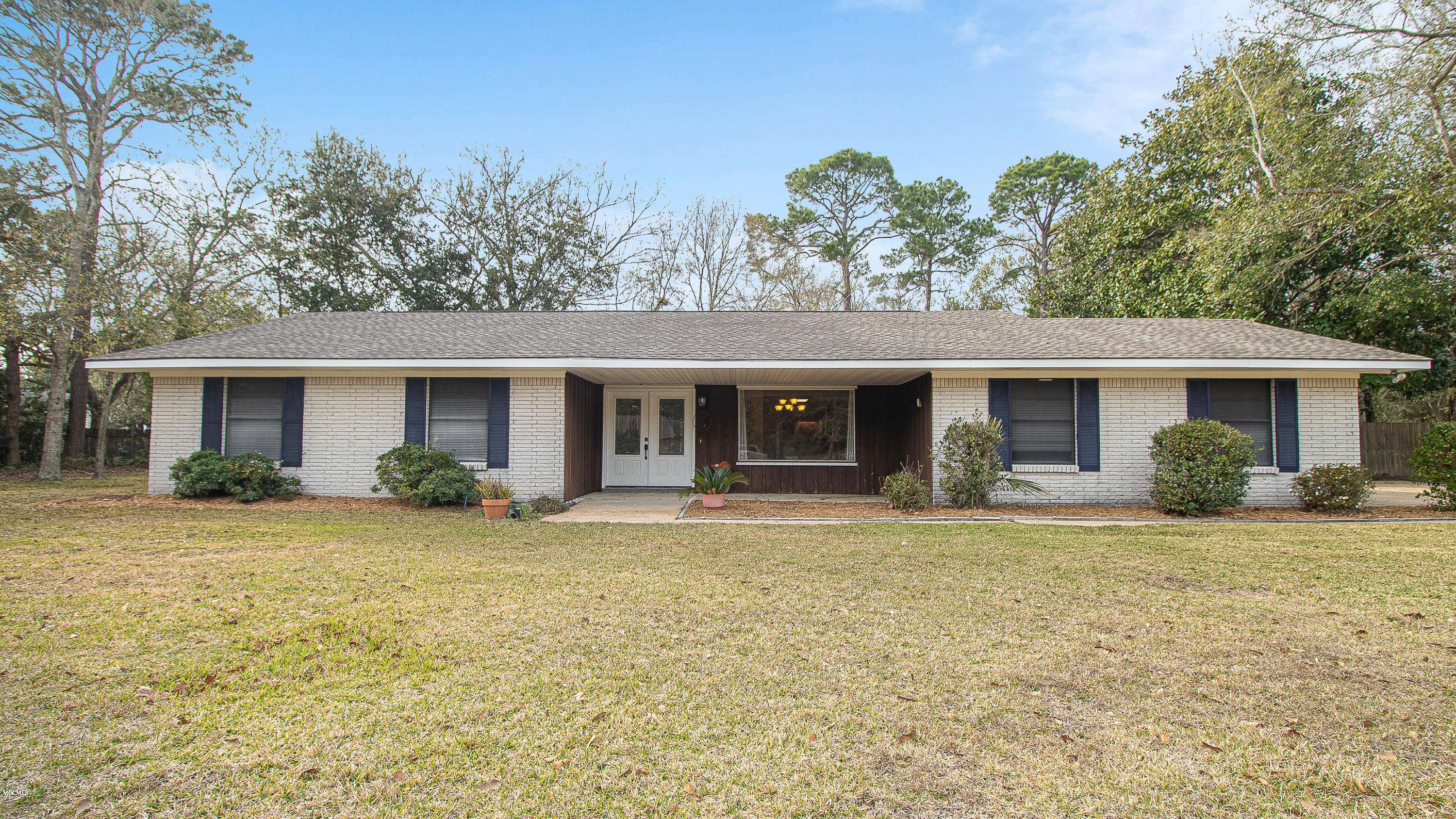 209 Turnberry Court, Ocean Springs, MS 39564