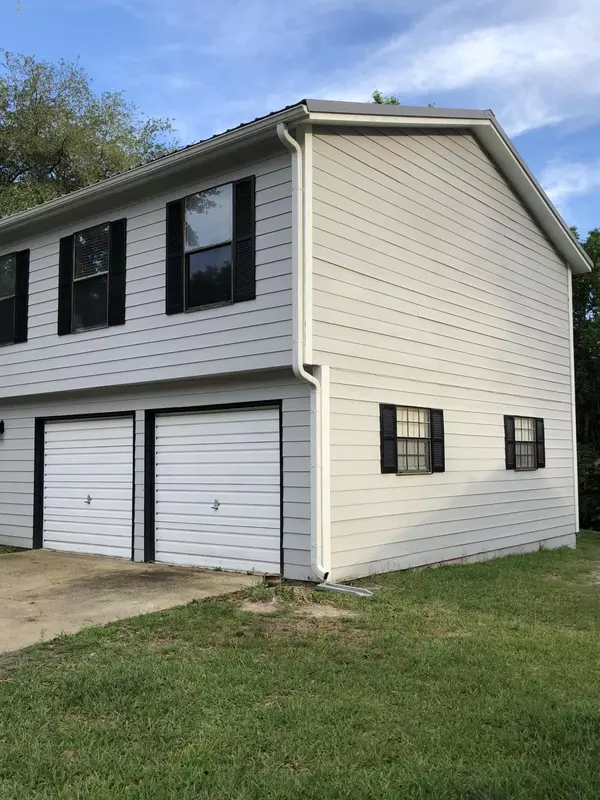 Ocean Springs, MS 39564,20 Oaklawn Drive