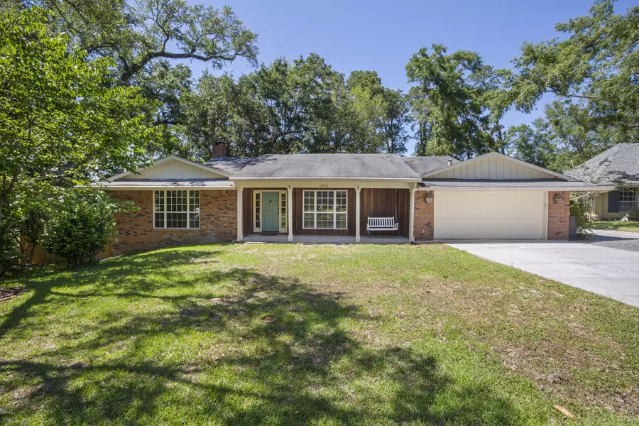 6901 Shore Drive, Ocean Springs, MS 39564