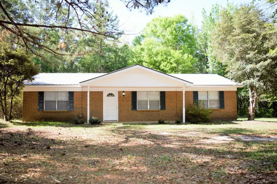 5587 Old Hwy 24, Mclain, MS 39456