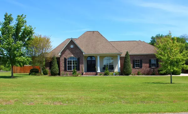 132 Shore Crest Circle, Carriere, MS 39426