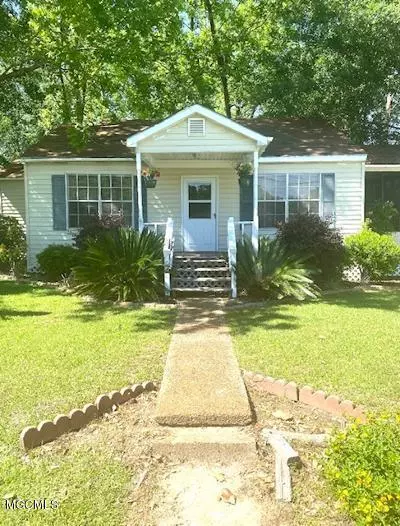 305 Bay Avenue, Richton, MS 39476