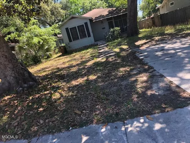 160 St Charles Avenue, Biloxi, MS 39530