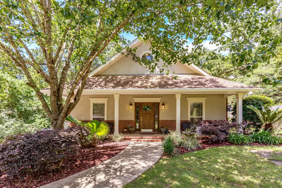 6833 Corto Road, Ocean Springs, MS 39564