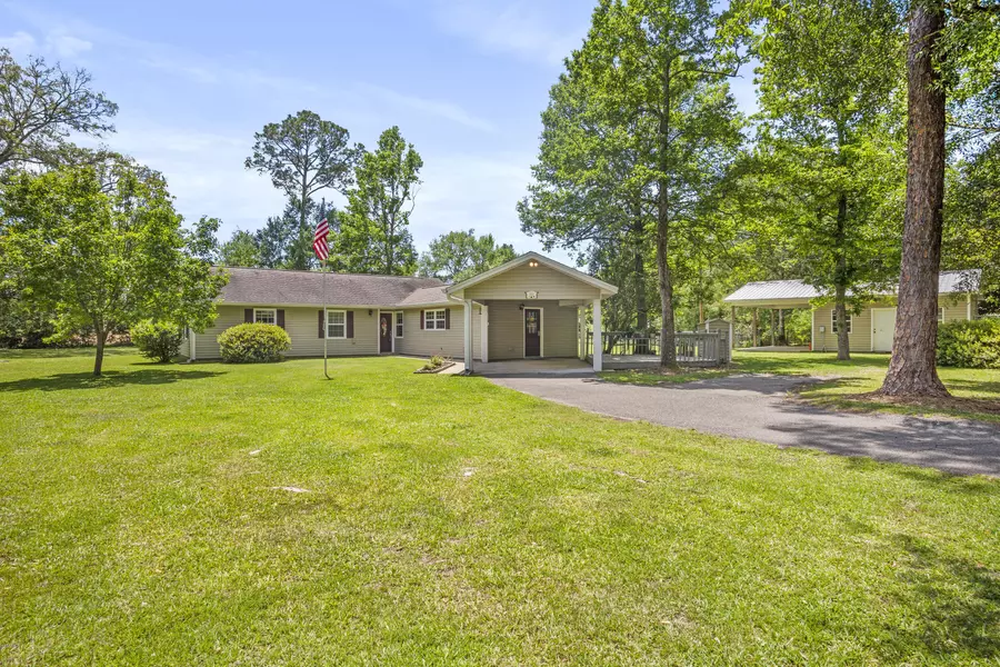 5725 Lee Street, Ocean Springs, MS 39564