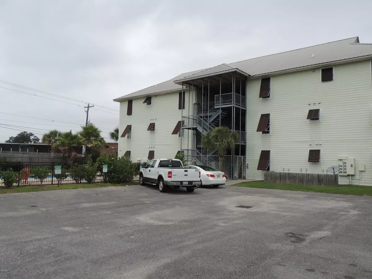 Bay Saint Louis, MS 39520,699 Dunbar Avenue #101