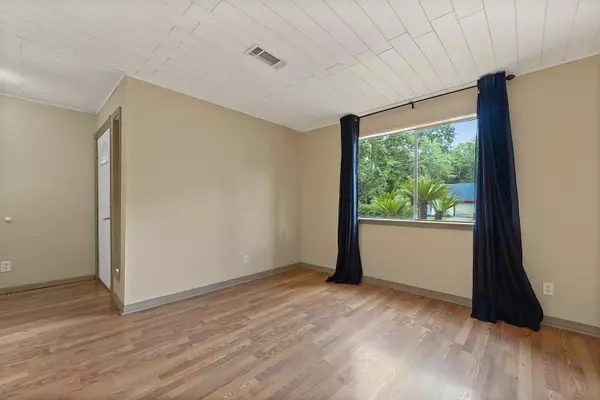 Ocean Springs, MS 39564,9216 Warbler Avenue