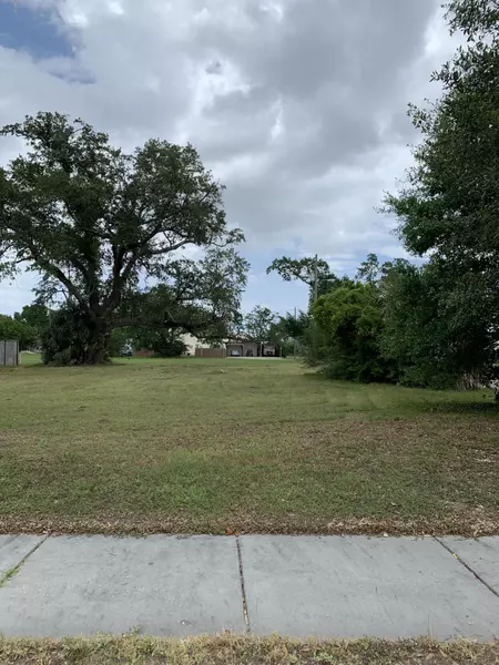 600 Woodward Avenue, Gulfport, MS 39501