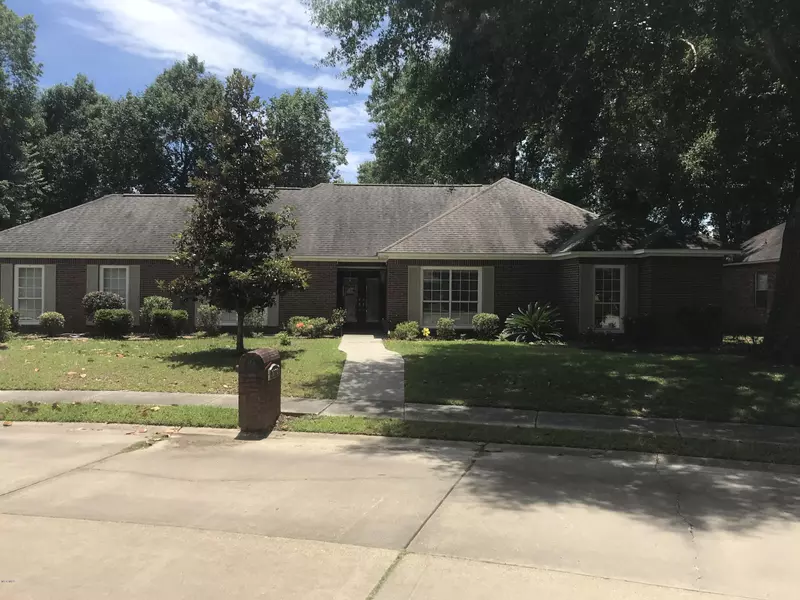3612 Point Clear Drive, Ocean Springs, MS 39564