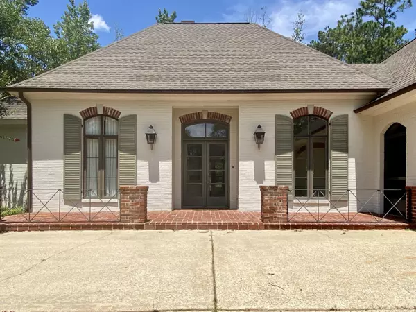 7359 Live Oak Way, Pass Christian, MS 39571