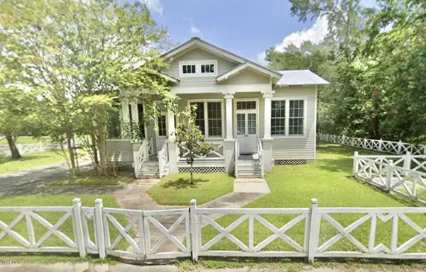 541 Main Street, Bay Saint Louis, MS 39520