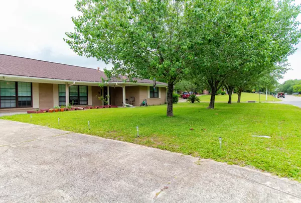 Ocean Springs, MS 39564,6200 J F Douglas Drive