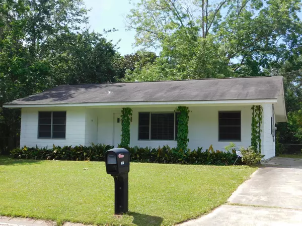 Ocean Springs, MS 39564,404 Woody Circle