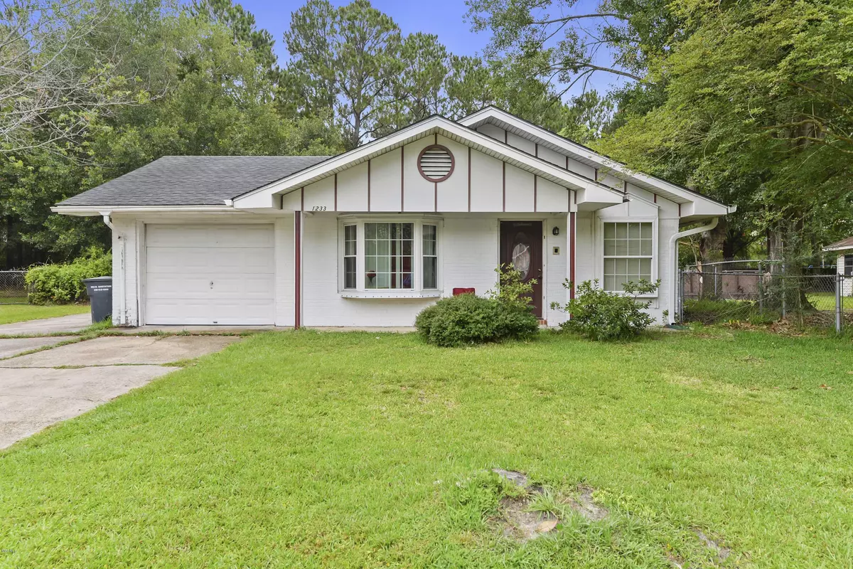 Ocean Springs, MS 39564,1233 Parktown Drive