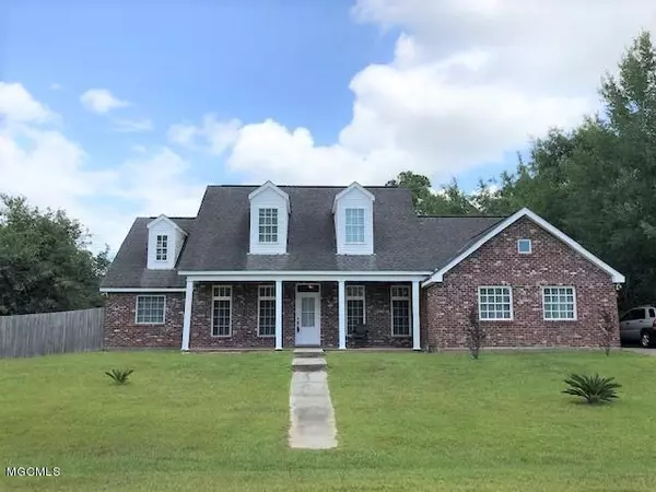 233 Henley Place, Bay Saint Louis, MS 39520