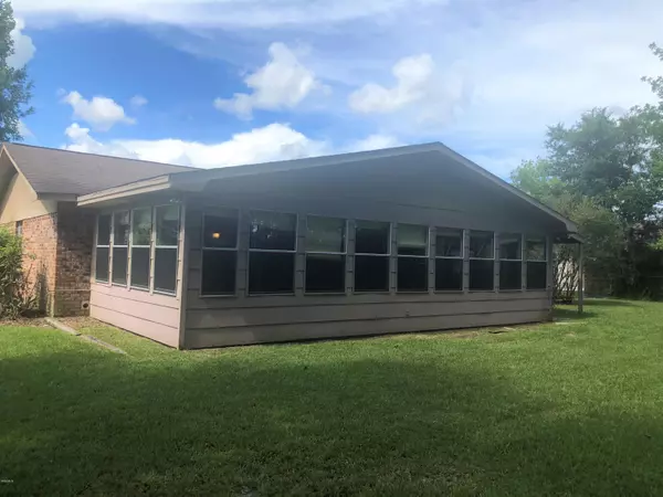 Ocean Springs, MS 39564,3412 Princess Anne Drive