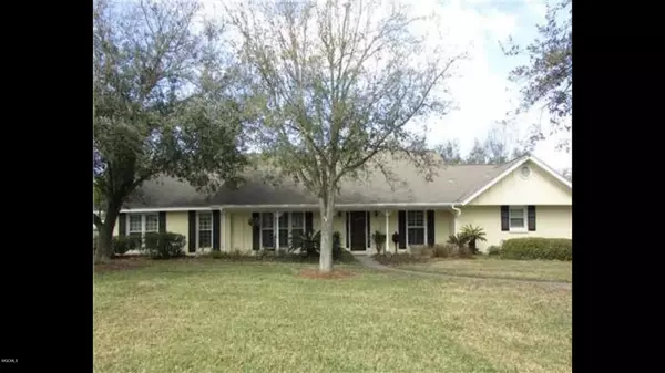 909 Eastwood Street, Pascagoula, MS 39567