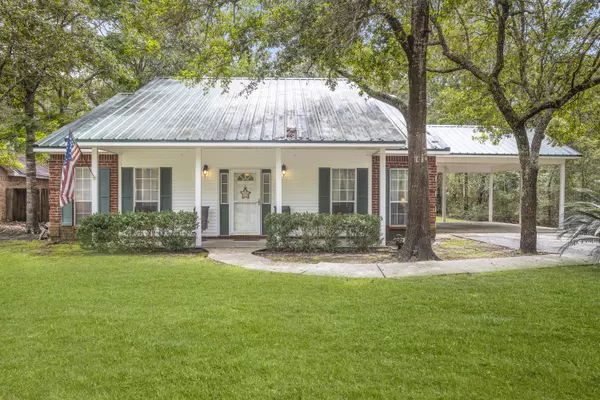 1500 Deer Street, Ocean Springs, MS 39564