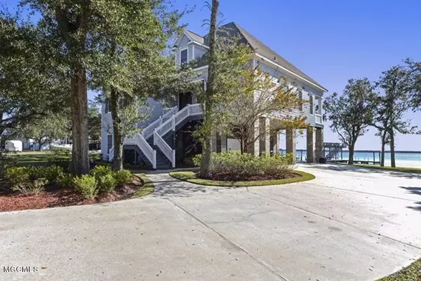 Ocean Springs, MS 39564,10801 Eagle Nest Road