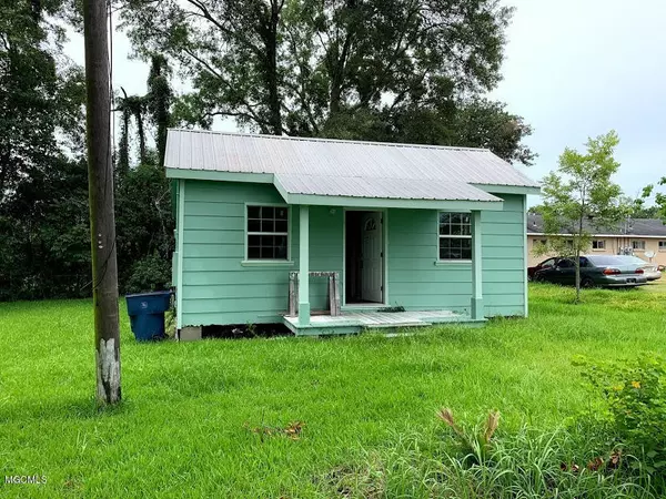 4267 W Bayou Avenue, Moss Point, MS 39563