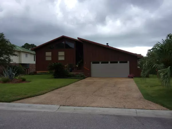 734 Live Oak Drive, Biloxi, MS 39532