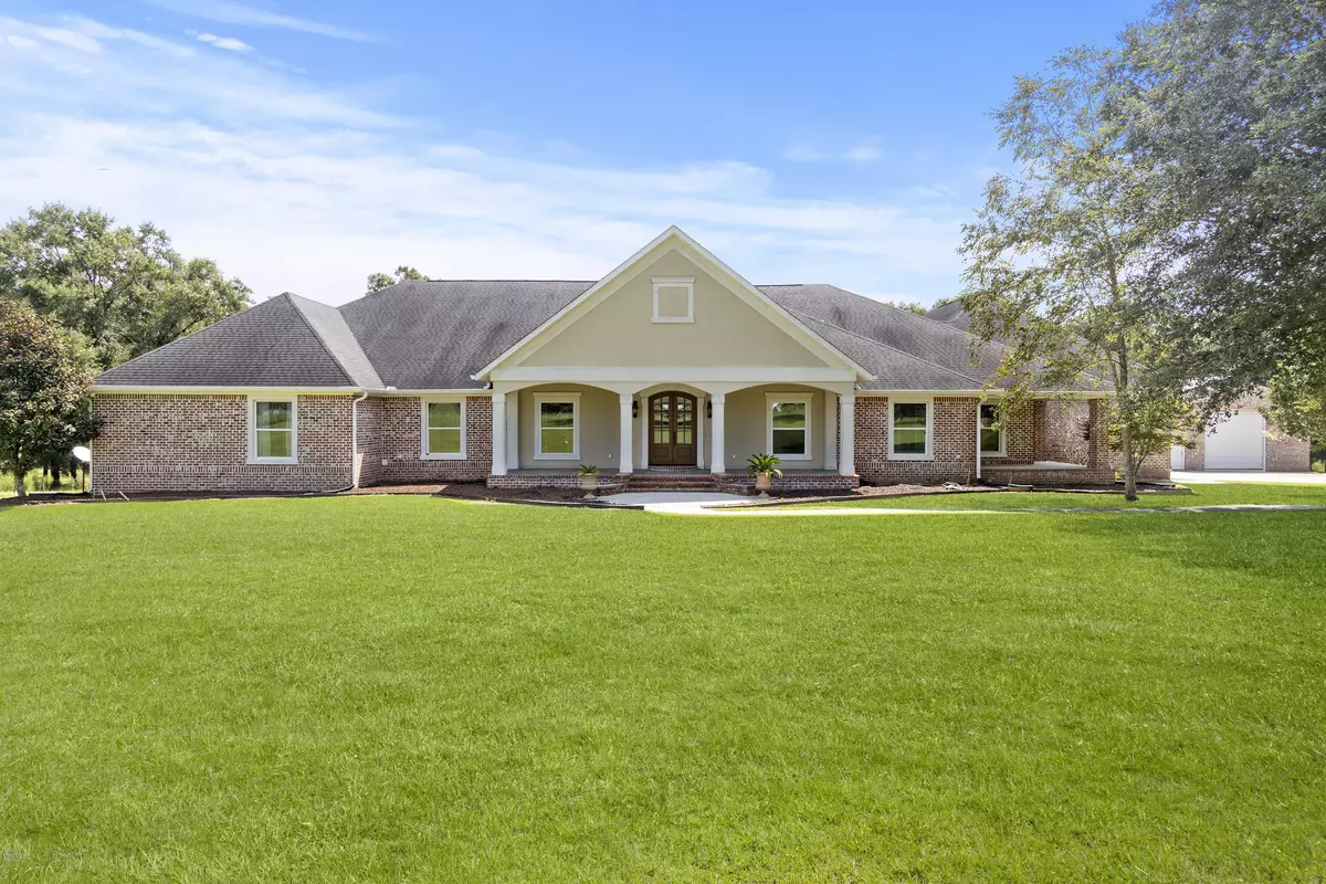 Lucedale, MS 39452,10100 Country Oak Circle