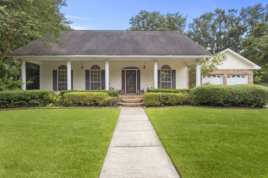 5016 Live Oak Drive, Long Beach, MS 39560