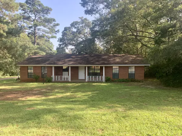 310 W Pine Avenue, Wiggins, MS 39577