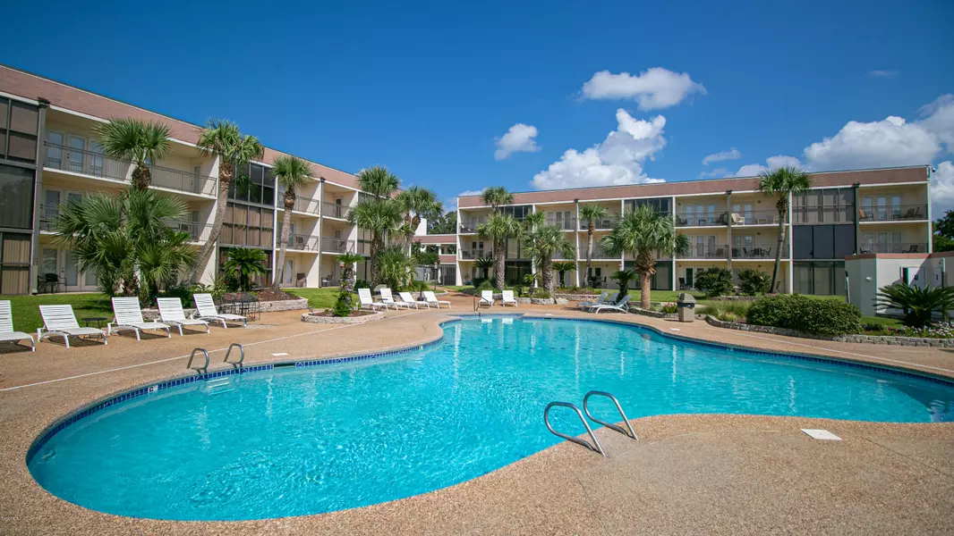 2046 Beach Boulevard #221, Biloxi, MS 39531