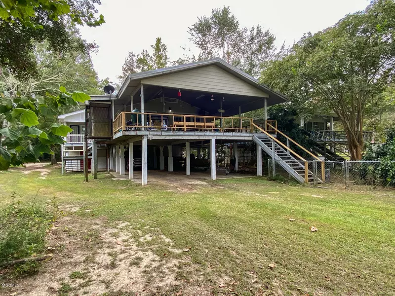 1949 Pascagoula River Road, Moss Point, MS 39562