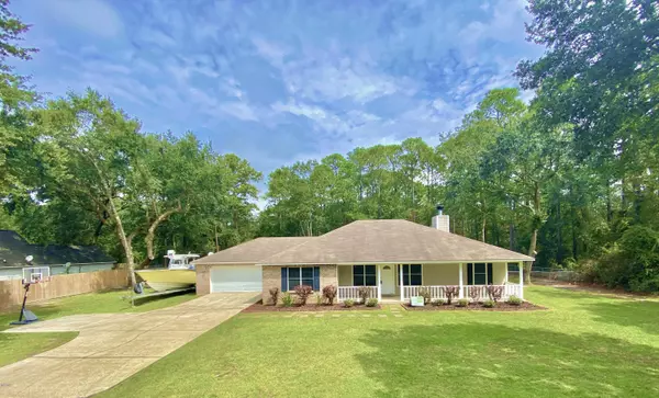 1400 Ash Street, Ocean Springs, MS 39564